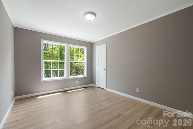 44 morning Lane, Hendersonville, NC 28792