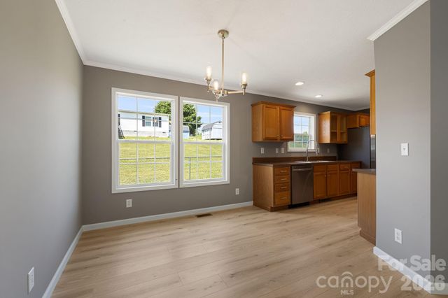 44 morning Lane, Hendersonville, NC 28792