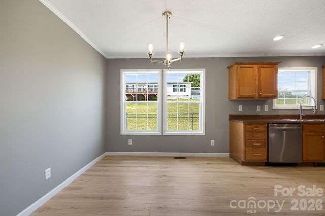 44 morning Lane, Hendersonville, NC 28792