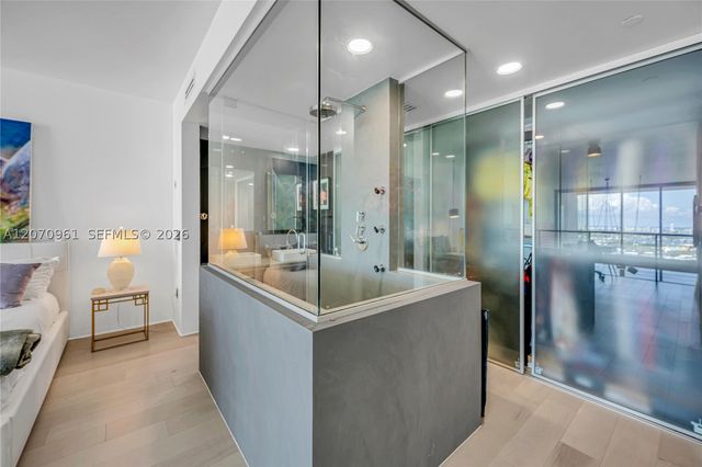 1040 Biscayne Blvd 2603, Miami, FL 33132