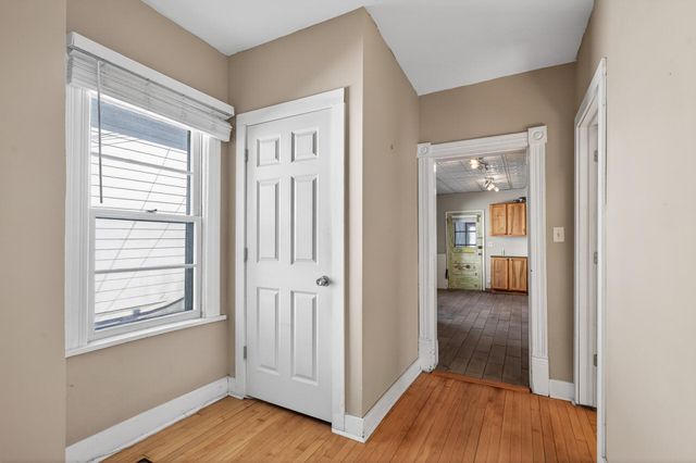318 7th Avenue NE, Minneapolis, MN 55413