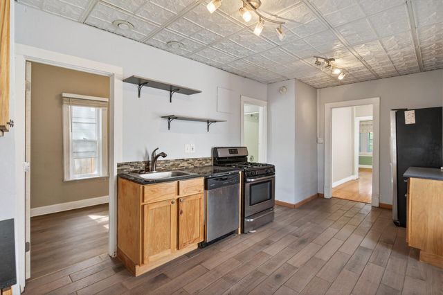 318 7th Avenue NE, Minneapolis, MN 55413