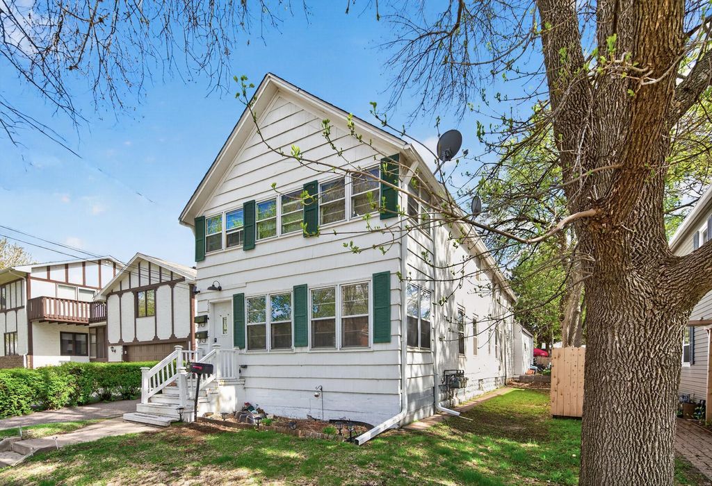 318 7th Avenue NE, Minneapolis, MN 55413
