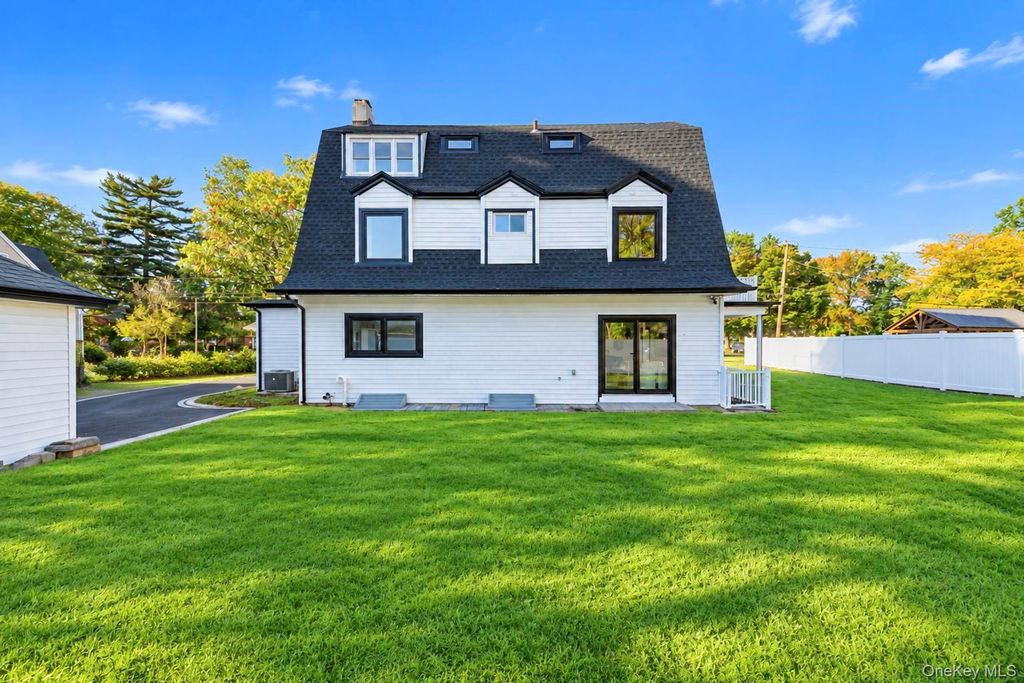 460 Jefferson Street, Westbury, NY 11590 — photo 3