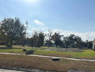 335 W College Street, Lake Charles, LA 70605