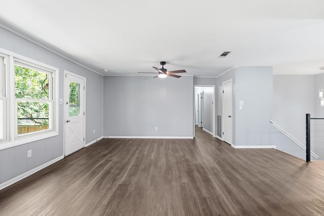 28 Johnny Ln, Sherwood, AR 72120