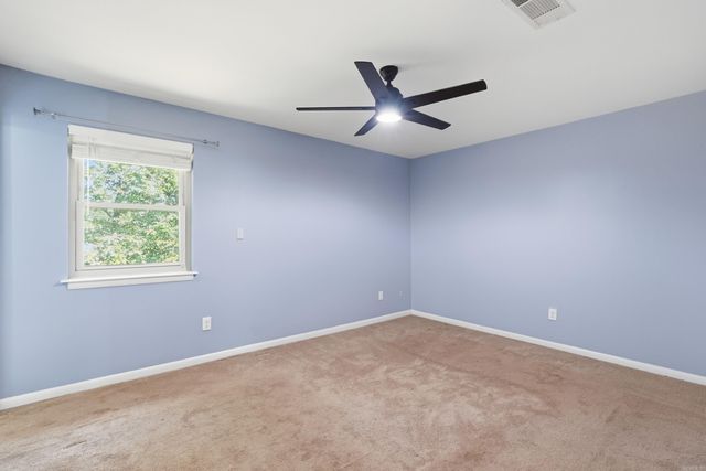 28 Johnny Ln, Sherwood, AR 72120