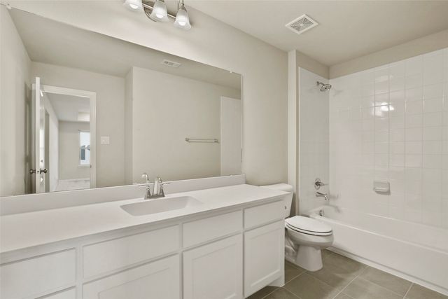 3921 Saint Ives Lane, Lewisville, TX 75056