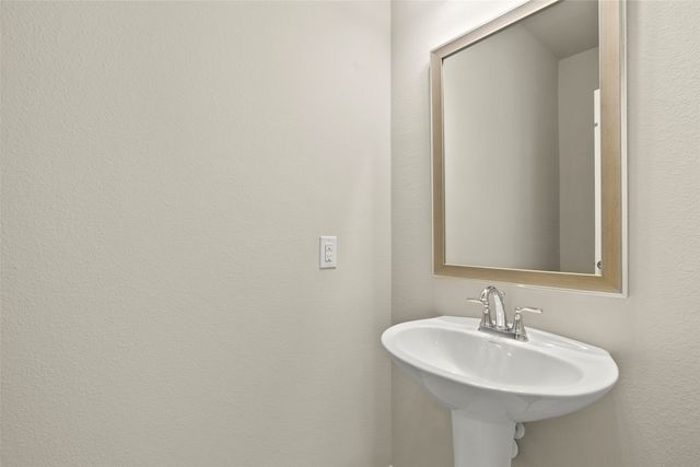 3921 Saint Ives Lane, Lewisville, TX 75056