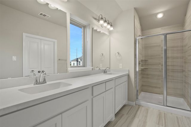 3921 Saint Ives Lane, Lewisville, TX 75056