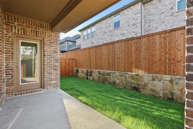 3921 Saint Ives Lane, Lewisville, TX 75056