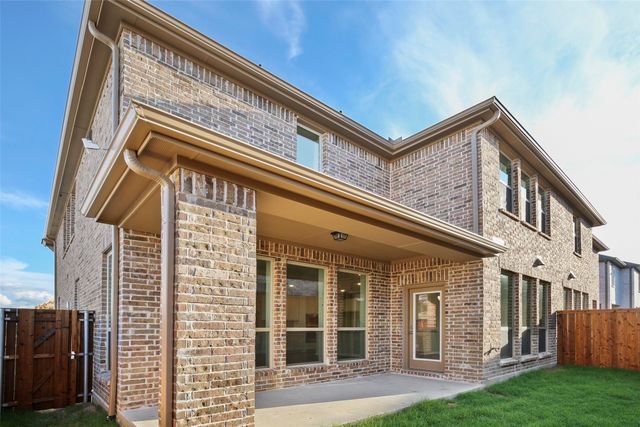 3921 Saint Ives Lane, Lewisville, TX 75056