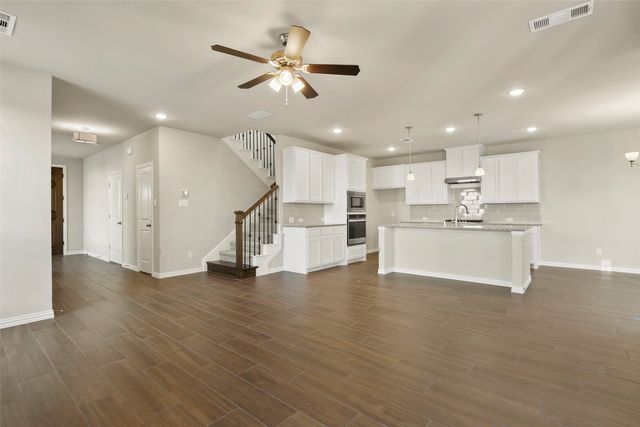 3921 Saint Ives Lane, Lewisville, TX 75056