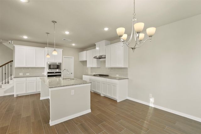 3921 Saint Ives Lane, Lewisville, TX 75056