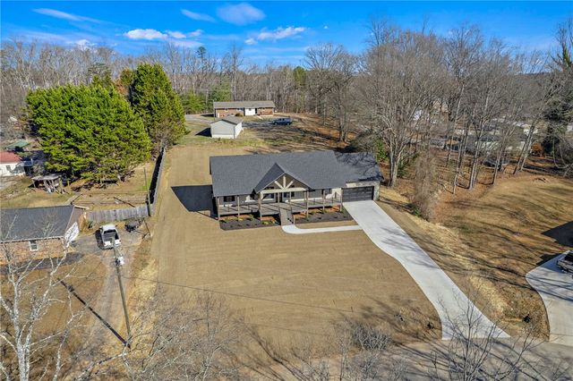 222 Lake Forest Circle, Easley, SC 29642