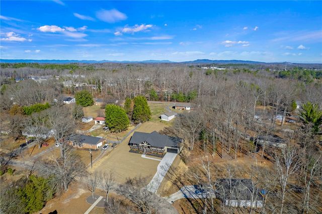 222 Lake Forest Circle, Easley, SC 29642