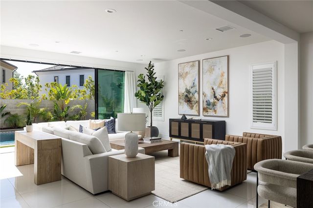 104 Interstellar, Irvine, CA 92618