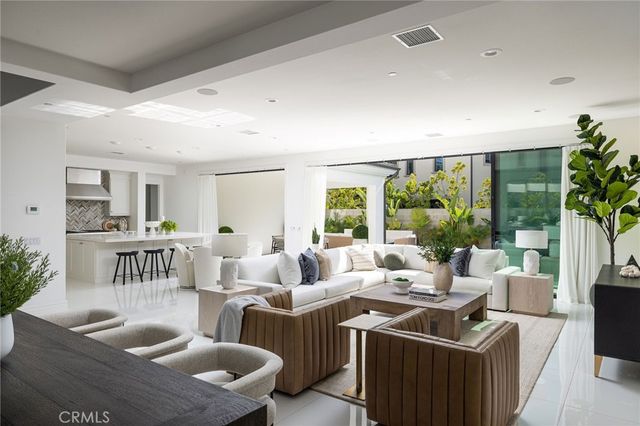 104 Interstellar, Irvine, CA 92618