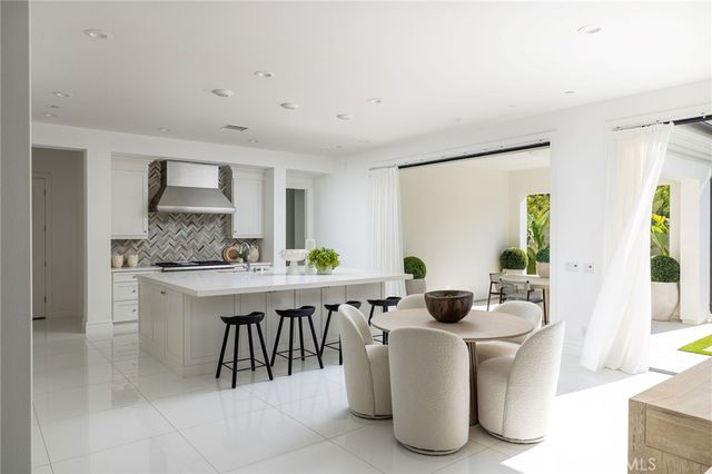 104 Interstellar, Irvine, CA 92618