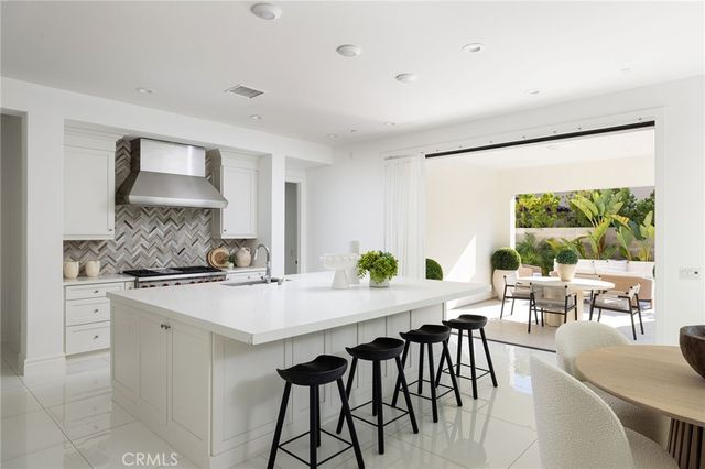 104 Interstellar, Irvine, CA 92618