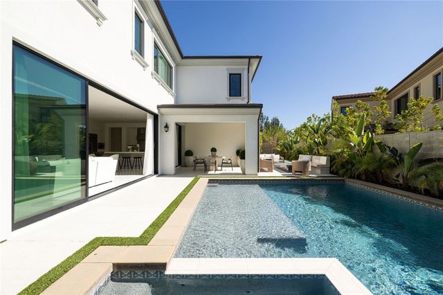 104 Interstellar, Irvine, CA 92618