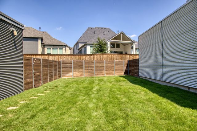 6 Vanguard Way, Dallas, TX 75243