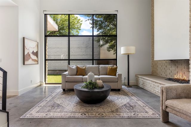 6 Vanguard Way, Dallas, TX 75243
