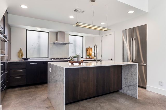 6 Vanguard Way, Dallas, TX 75243