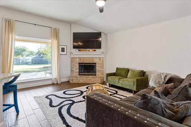 6410 Sun Crest Court, Midlothian, TX 76065