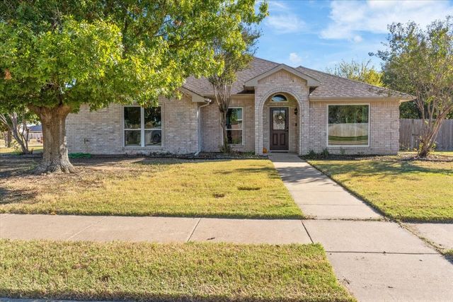 6410 Sun Crest Court, Midlothian, TX 76065