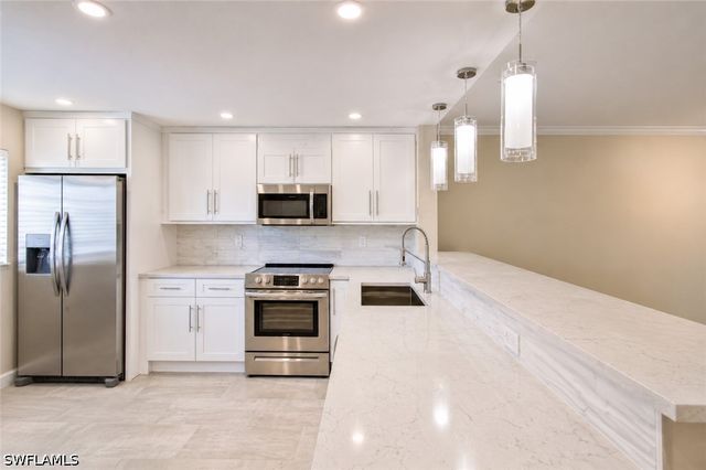 2360 Naples Trace CIR 6, Naples, FL 34109