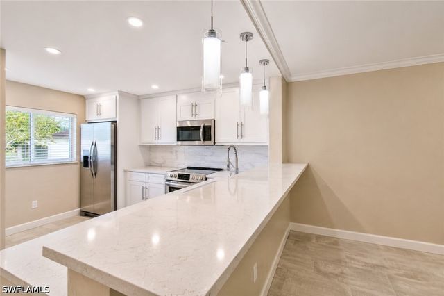 2360 Naples Trace CIR 6, Naples, FL 34109