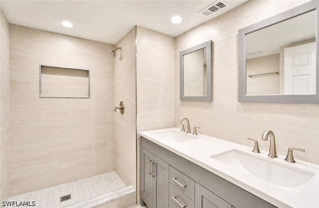 2360 Naples Trace CIR 6, Naples, FL 34109