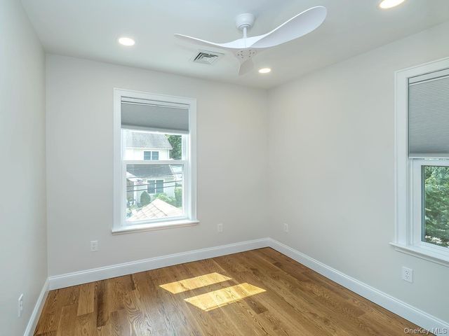 3 Ellison Street, Bayville, NY 11709