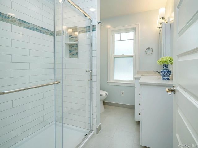 3 Ellison Street, Bayville, NY 11709