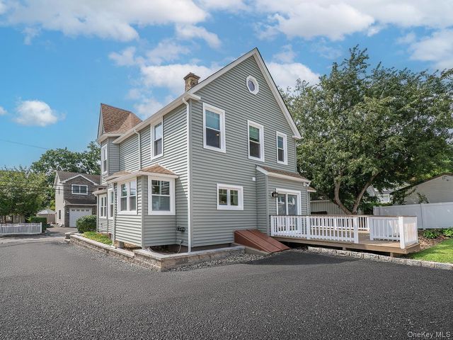 3 Ellison Street, Bayville, NY 11709