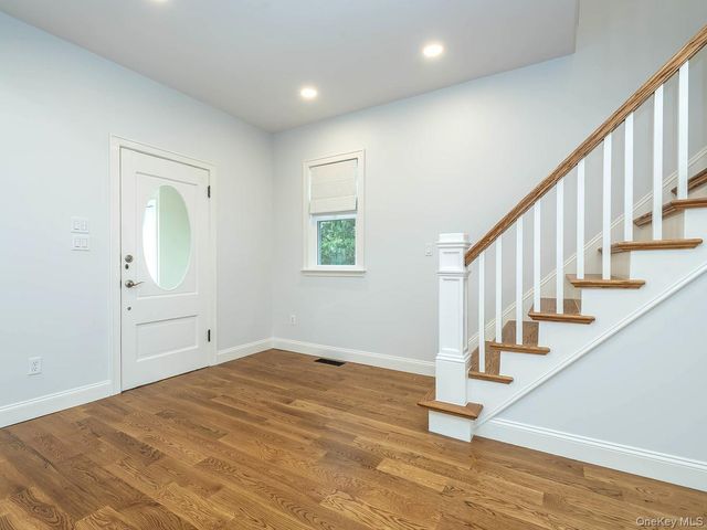 3 Ellison Street, Bayville, NY 11709