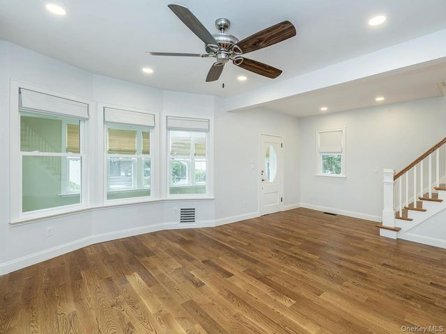 3 Ellison Street, Bayville, NY 11709