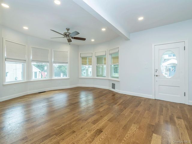 3 Ellison Street, Bayville, NY 11709