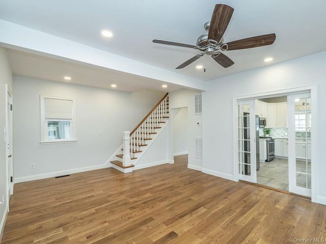 3 Ellison Street, Bayville, NY 11709