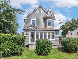 3 Ellison Street, Bayville, NY 11709