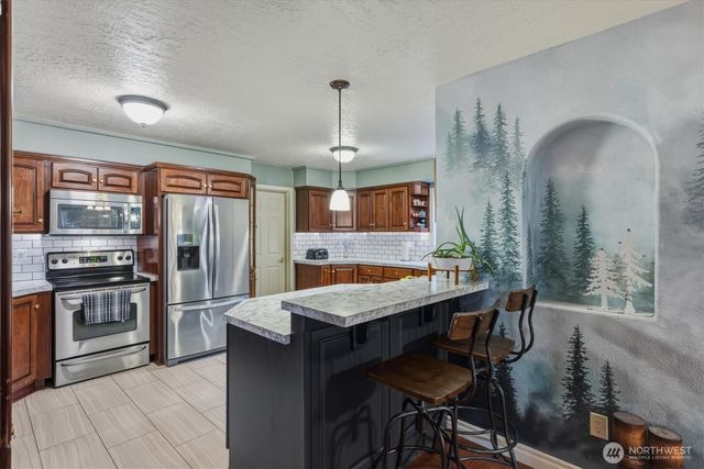 111 Sunset View Road, Longview, WA 98632