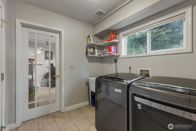 111 Sunset View Road, Longview, WA 98632