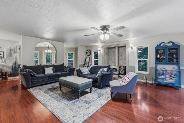 111 Sunset View Road, Longview, WA 98632