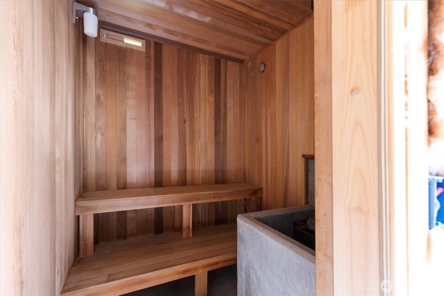 111 Sunset View Road, Longview, WA 98632