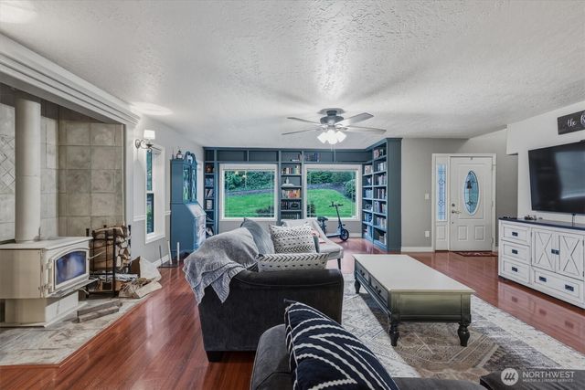 111 Sunset View Road, Longview, WA 98632