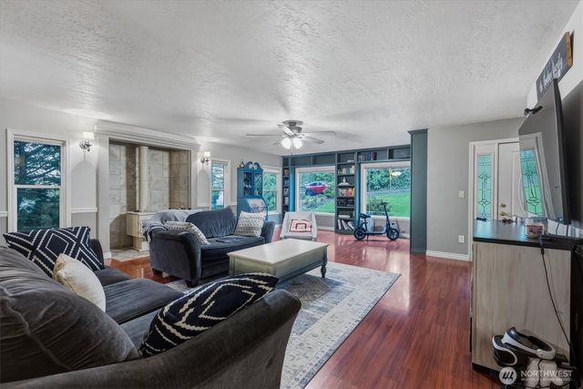 111 Sunset View Road, Longview, WA 98632