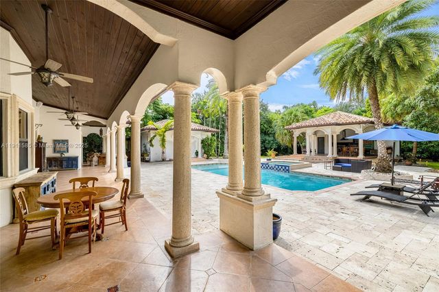 7030 SW 72nd Ct, Miami, FL 33143