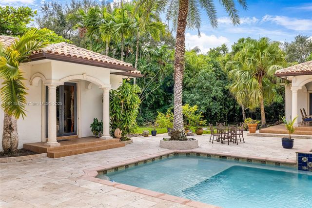 7030 SW 72nd Ct, Miami, FL 33143