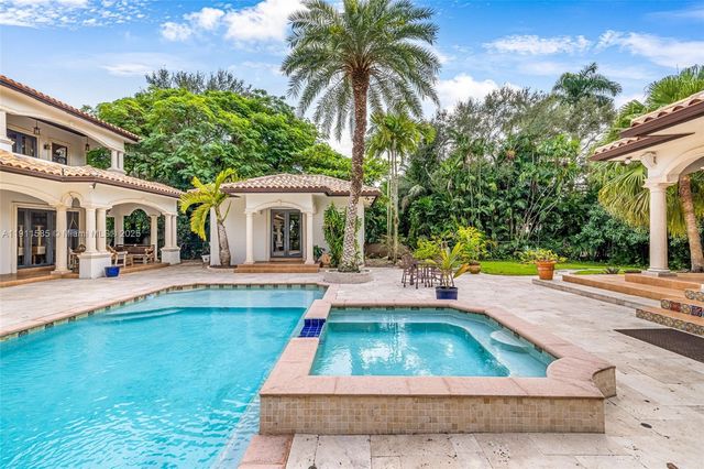 7030 SW 72nd Ct, Miami, FL 33143